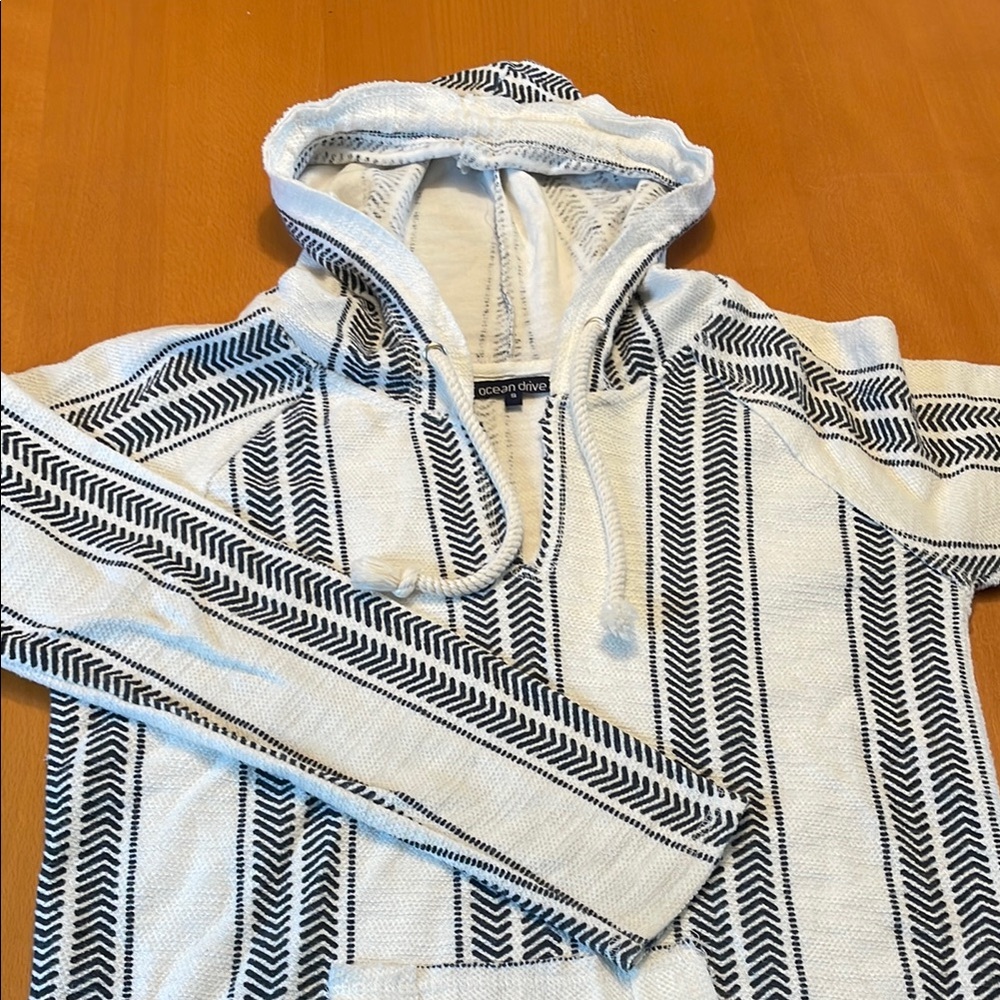 Mens/Womens hoodie size small.